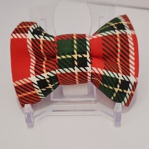 Dog/cat Plaid Bow Tie in Red and Green